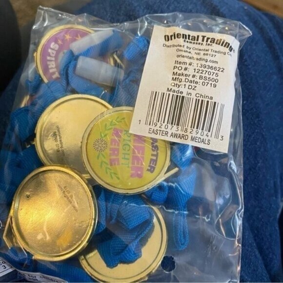 Easter Award Medals - 12 Pc. - Picture 2 of 2